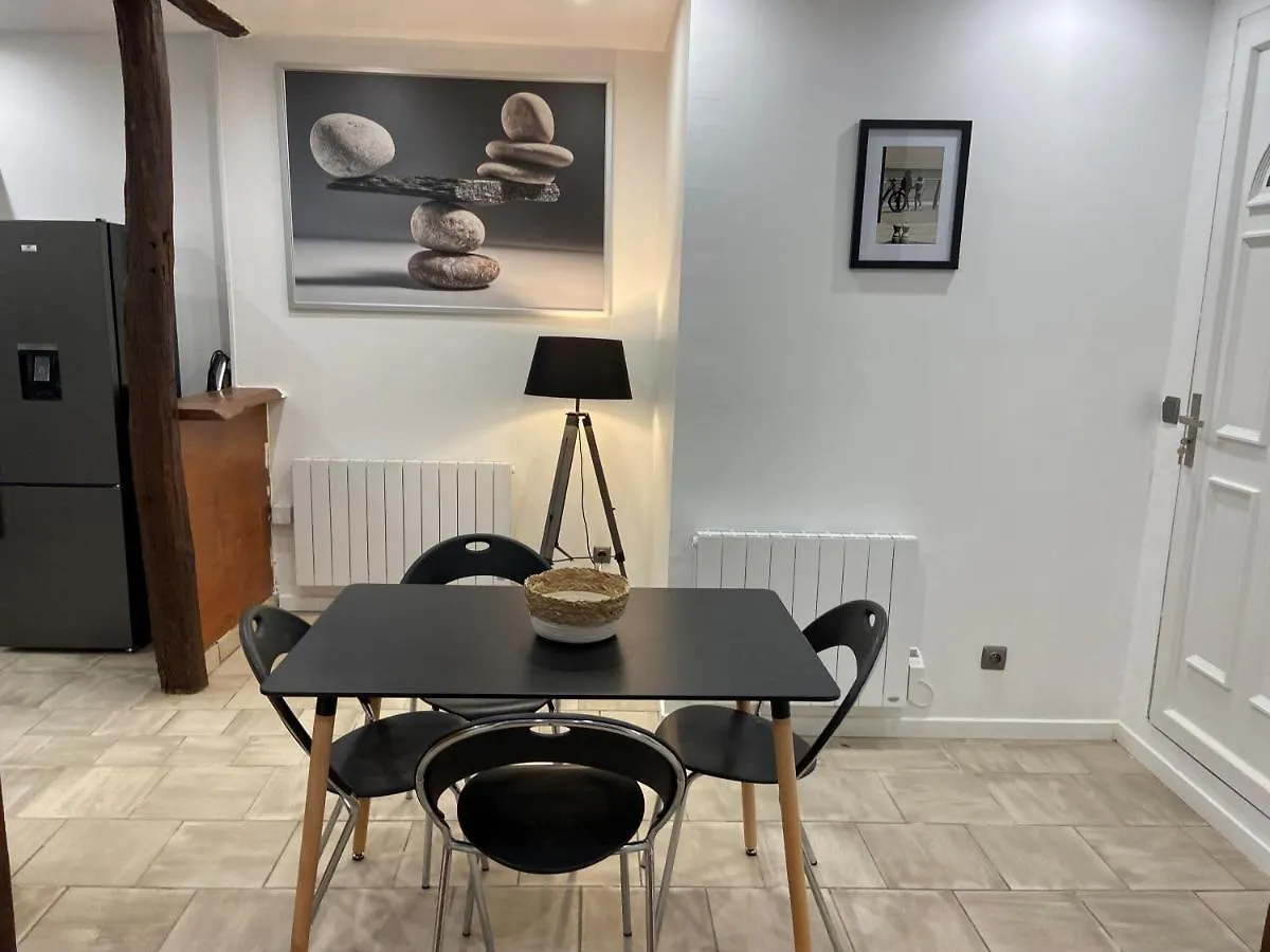 Apartament La Galerie, Proche Aeroport Tillé 0*,  Francja